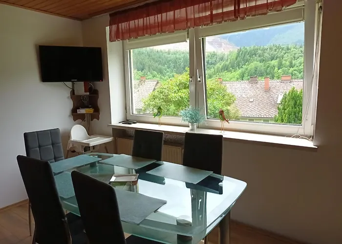 Four Season Irene Айзенэрц